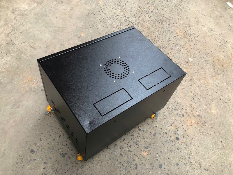 Tủ mạng 6U-Sâu 400 có bánh xe, Cửa lưới, màu đen